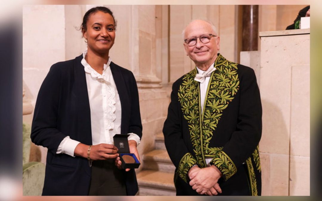 Kristel Chanard reçoit le prix Irène Joliot-Curie 2025, dans la catégorie “Jeune femme scientifique”